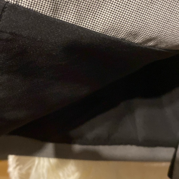 Banana Republic Women’s Black Pinstripe Pencil Mini Skirt. Size 2. - Picture 6 of 6